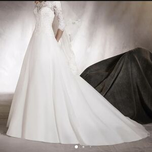 NWT Pronovias Algeciras wedding gown.